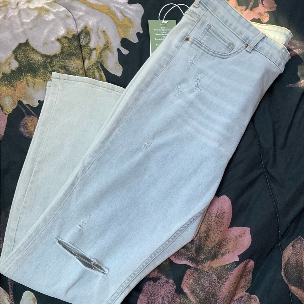 Light Washed Blue Jeans